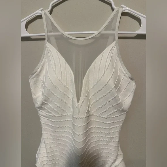 NWT Contours by Coco Reef High Neck One Piece Swimsuit Size 8 32 C Cup - Picture 5 of 11